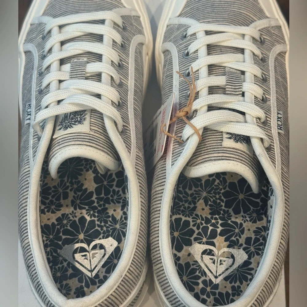 Roxy Cruizer Platform Sneaker
